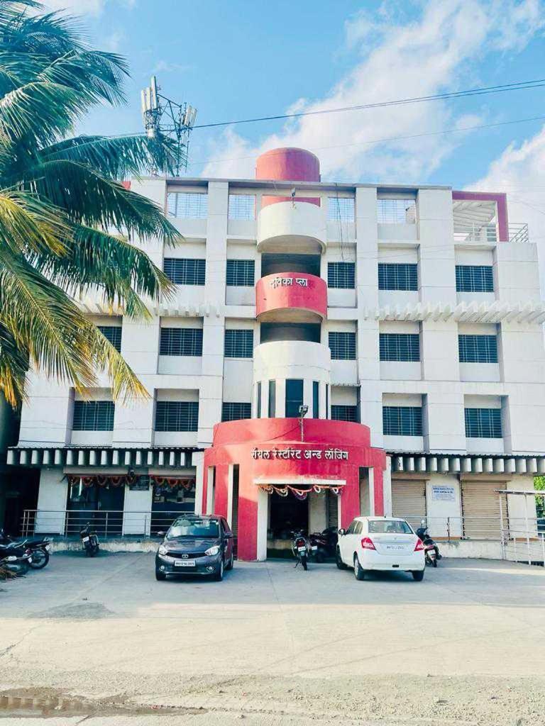 Hotel Royal Lodging Phursungi Esterno foto