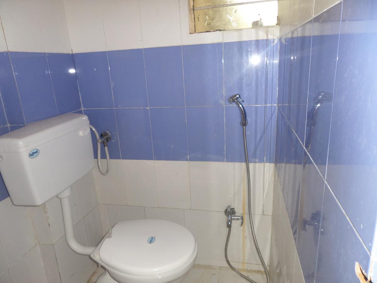Hotel Royal Lodging Phursungi Esterno foto