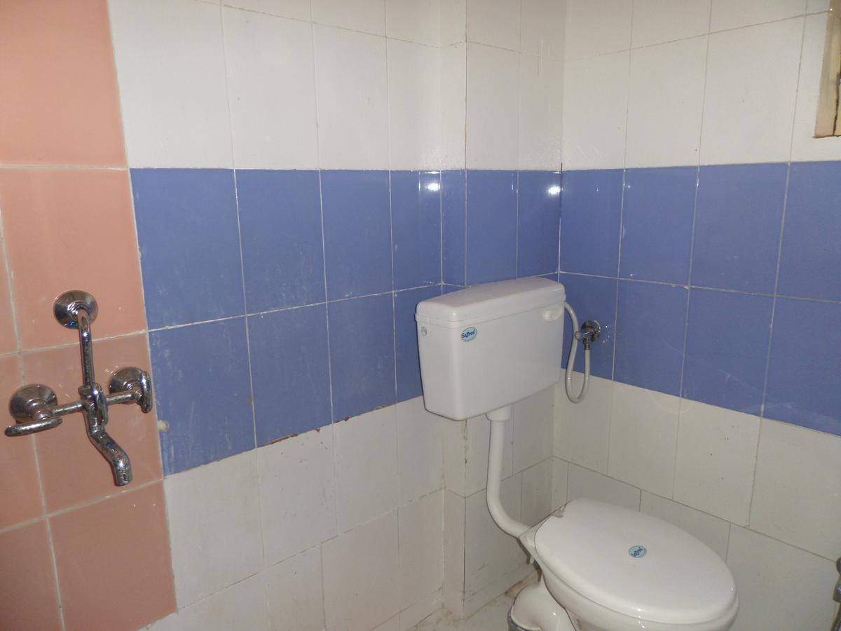 Hotel Royal Lodging Phursungi Esterno foto